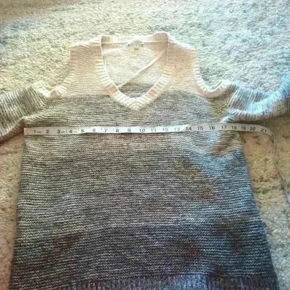 Rebecca Minkoff Page Grey and White Wool Blend Cold Shoulder Knit Sweater M - Picture 10 of 13